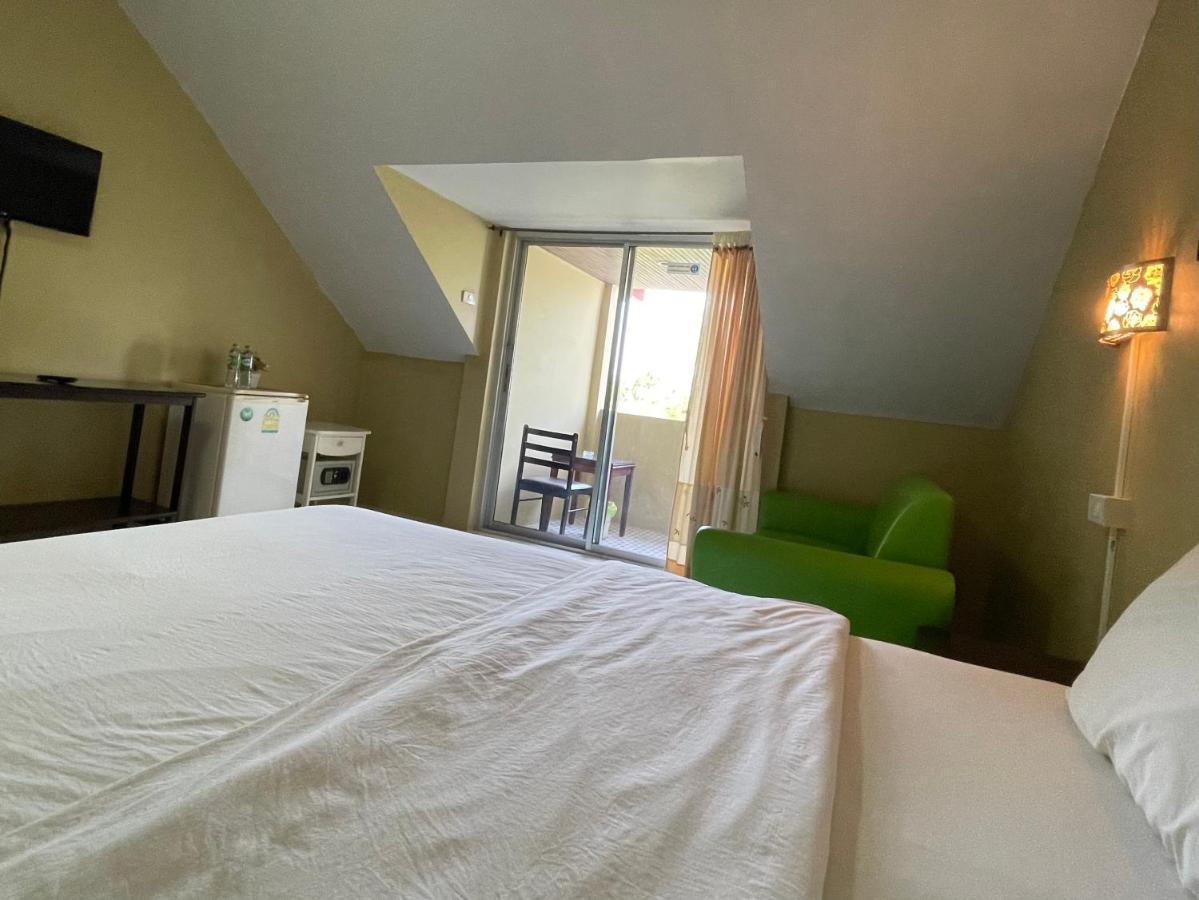 Nawaporn Place Phuket Ngoại thất bức ảnh